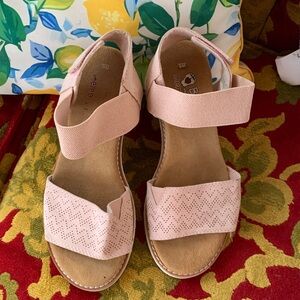 Skechers BOBS Light Pink Velcro Back-Strap Sandals size 6